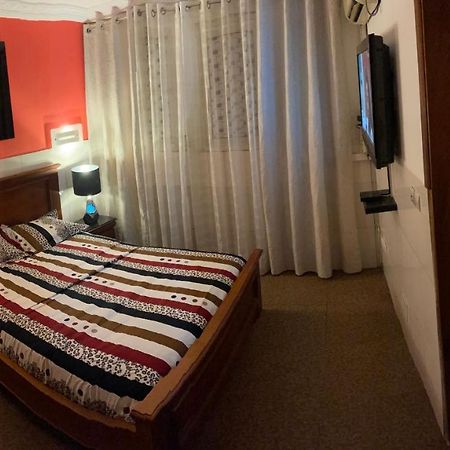 Homestay Appartement 2 Chambres Яунде Экстерьер фото