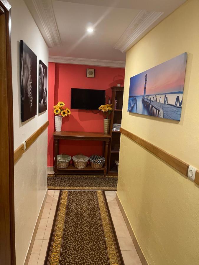 Homestay Appartement 2 Chambres Яунде Экстерьер фото